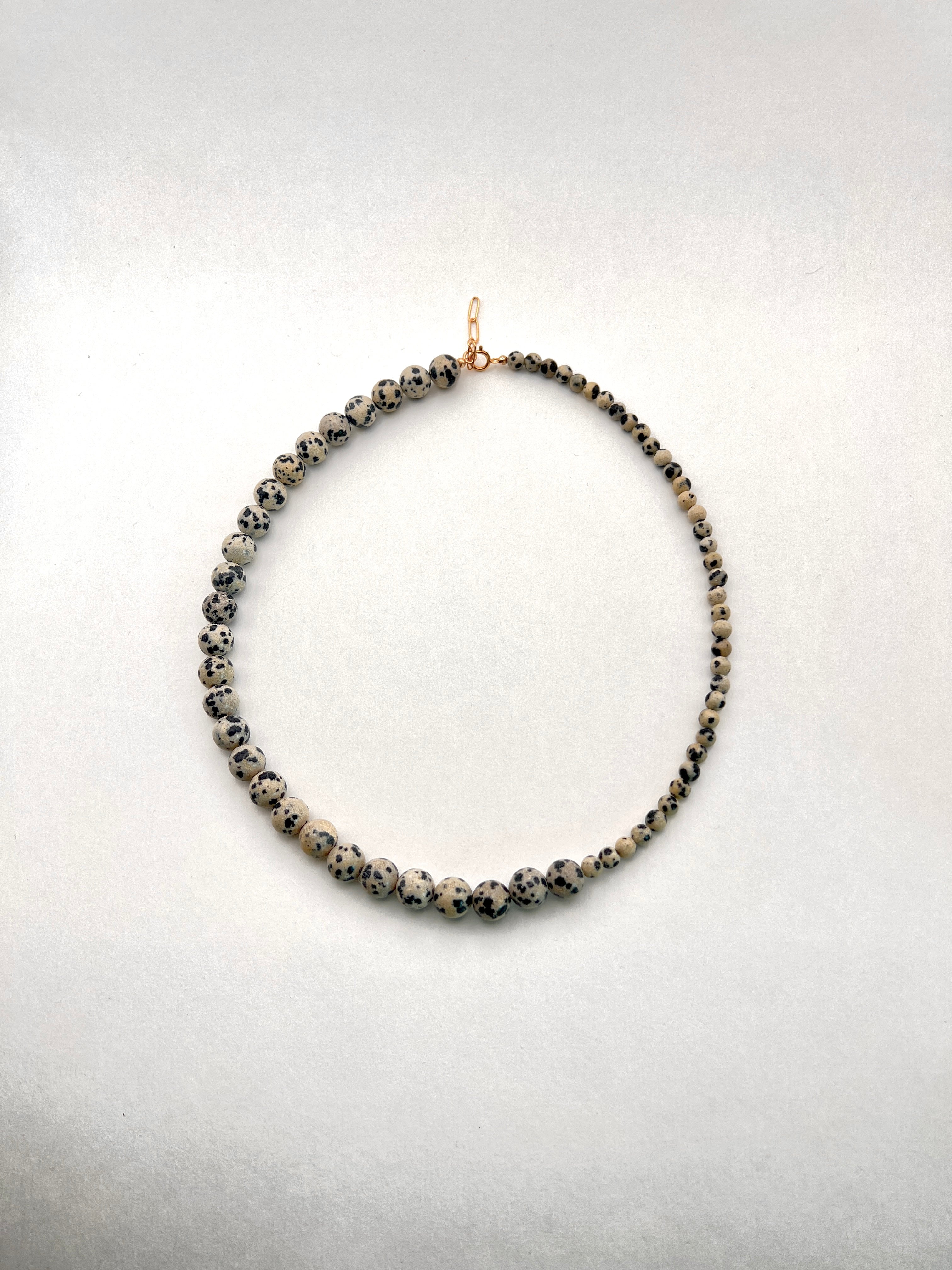 COLLIER JASPE DALMATIEN