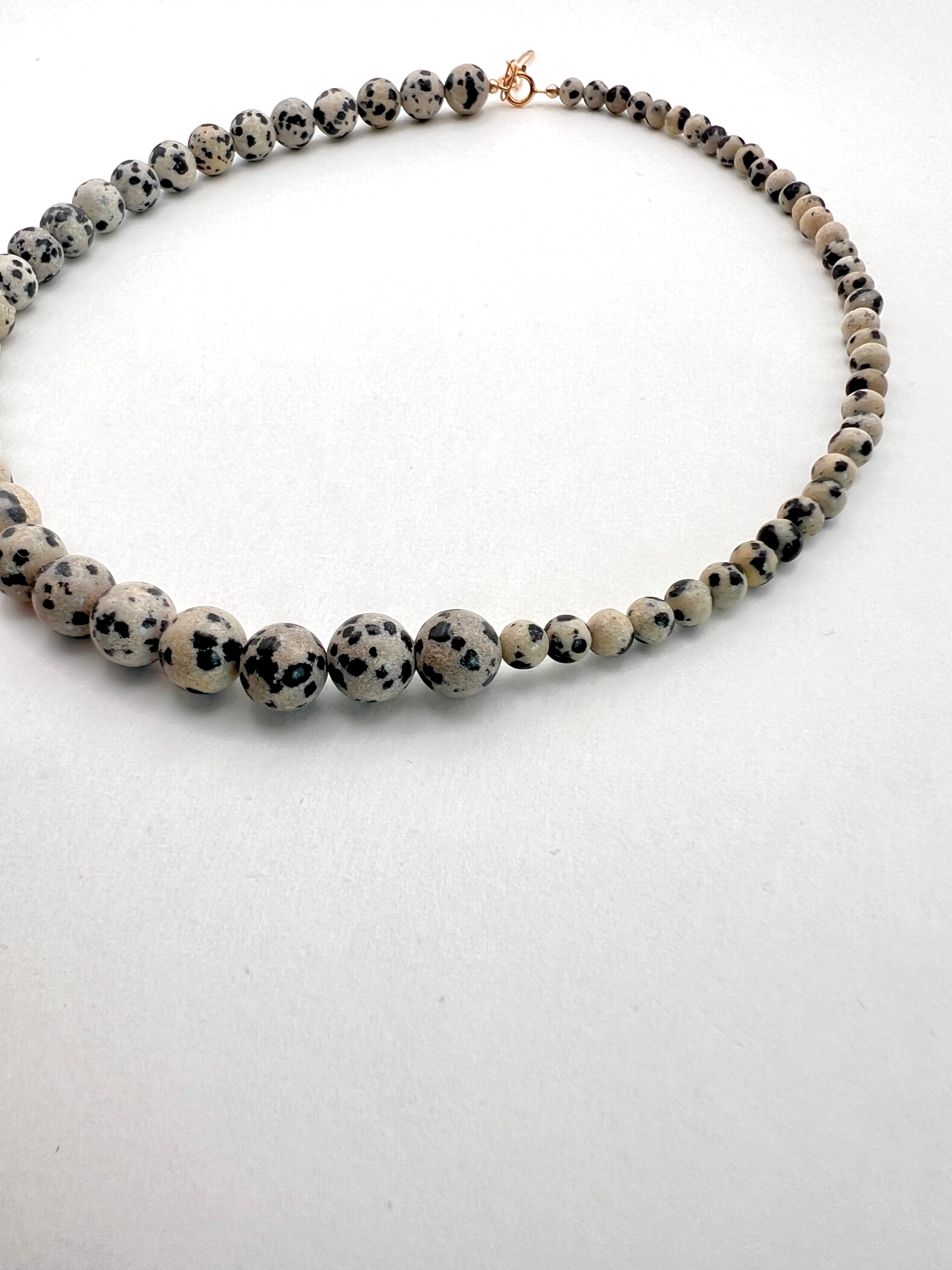 COLLIER JASPE DALMATIEN