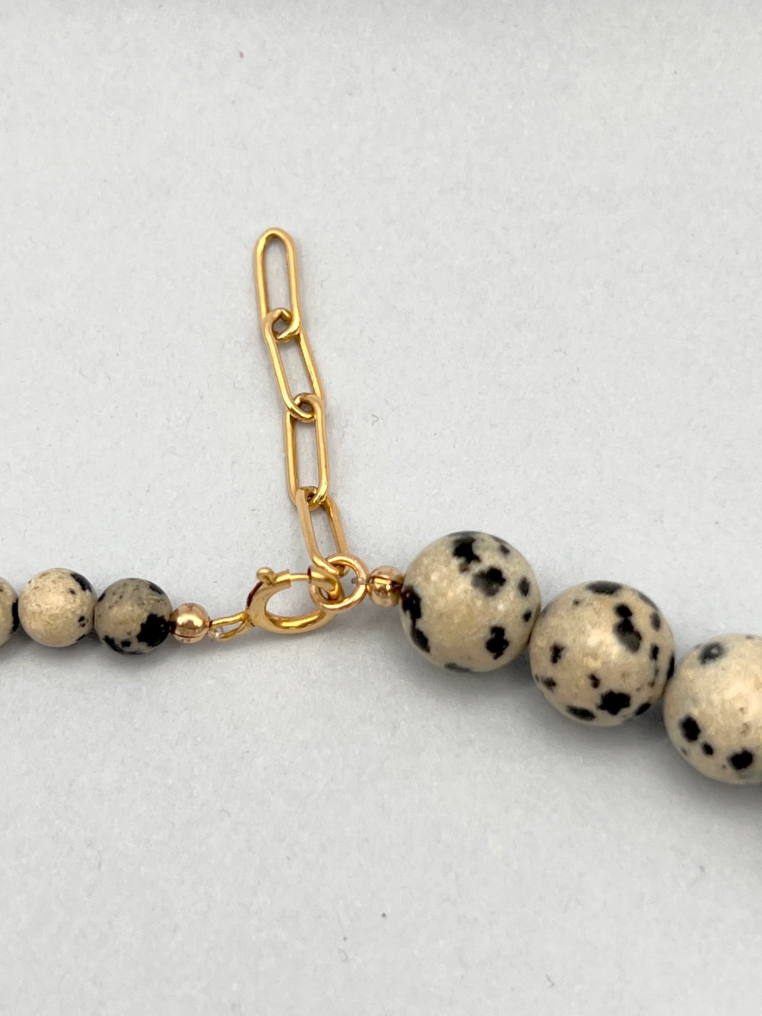COLLIER JASPE DALMATIEN